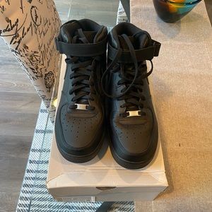 Nike Air Force 1 Mid ‘07 Black/Black